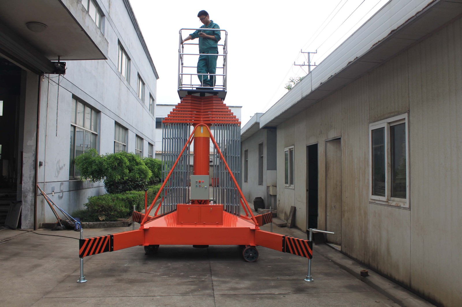 套缸式升降機(jī) 套缸式升降機(jī)